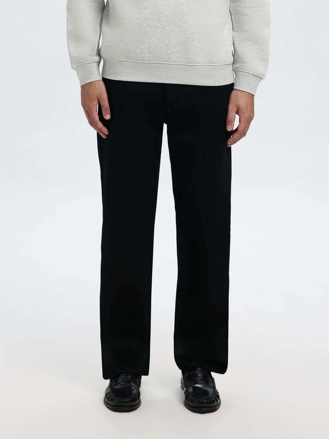 model_shot-front